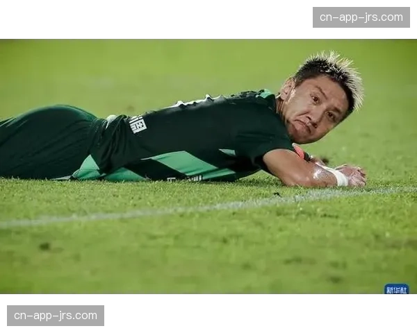 高迪嘴内侧缝合九针 36岁老将转会首战遭遇面部硬伤